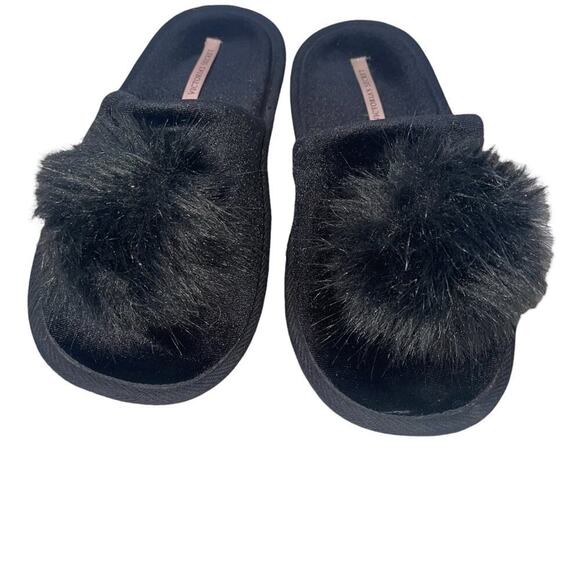 Victoria’s Secret Pom Pom Slippers Womens Size M in black rubber bottom SZ 7.5 - Picture 1 of 5